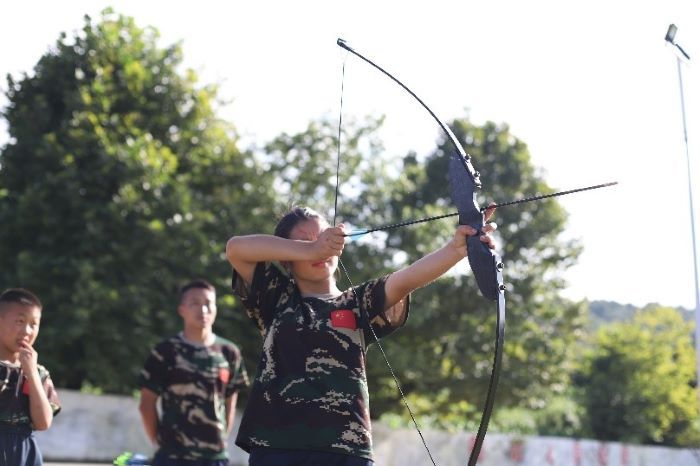 综合训练器组装视频_综合训练器训练视频_综合训练器