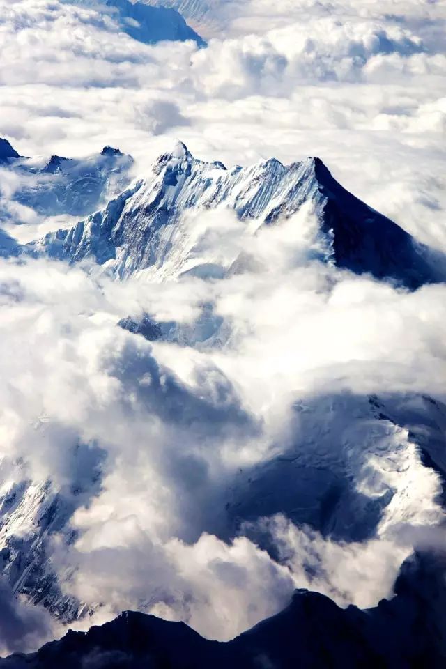 欧洲最著名的山叫什么山_欧洲著名山峰_欧洲著名的一座山