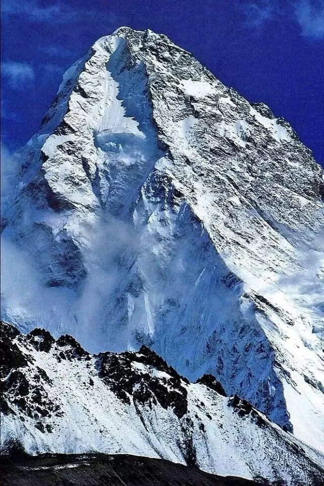 欧洲著名的一座山_欧洲著名山峰_欧洲最著名的山叫什么山