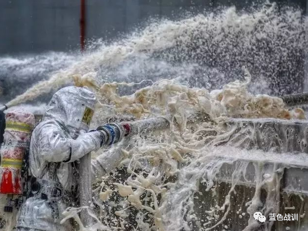 综合训练器组装视频_多功能综合训练器安装_综合训练器材安装